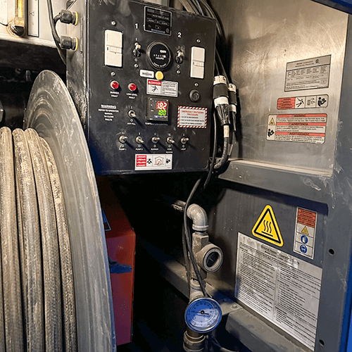 Glycol heating system in a mobile unit